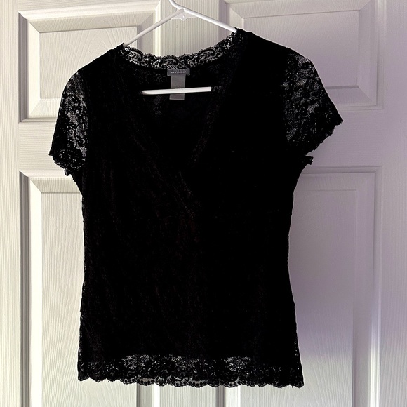 2/$25: Ann Taylor Lace V-Neck Top - Picture 3 of 8